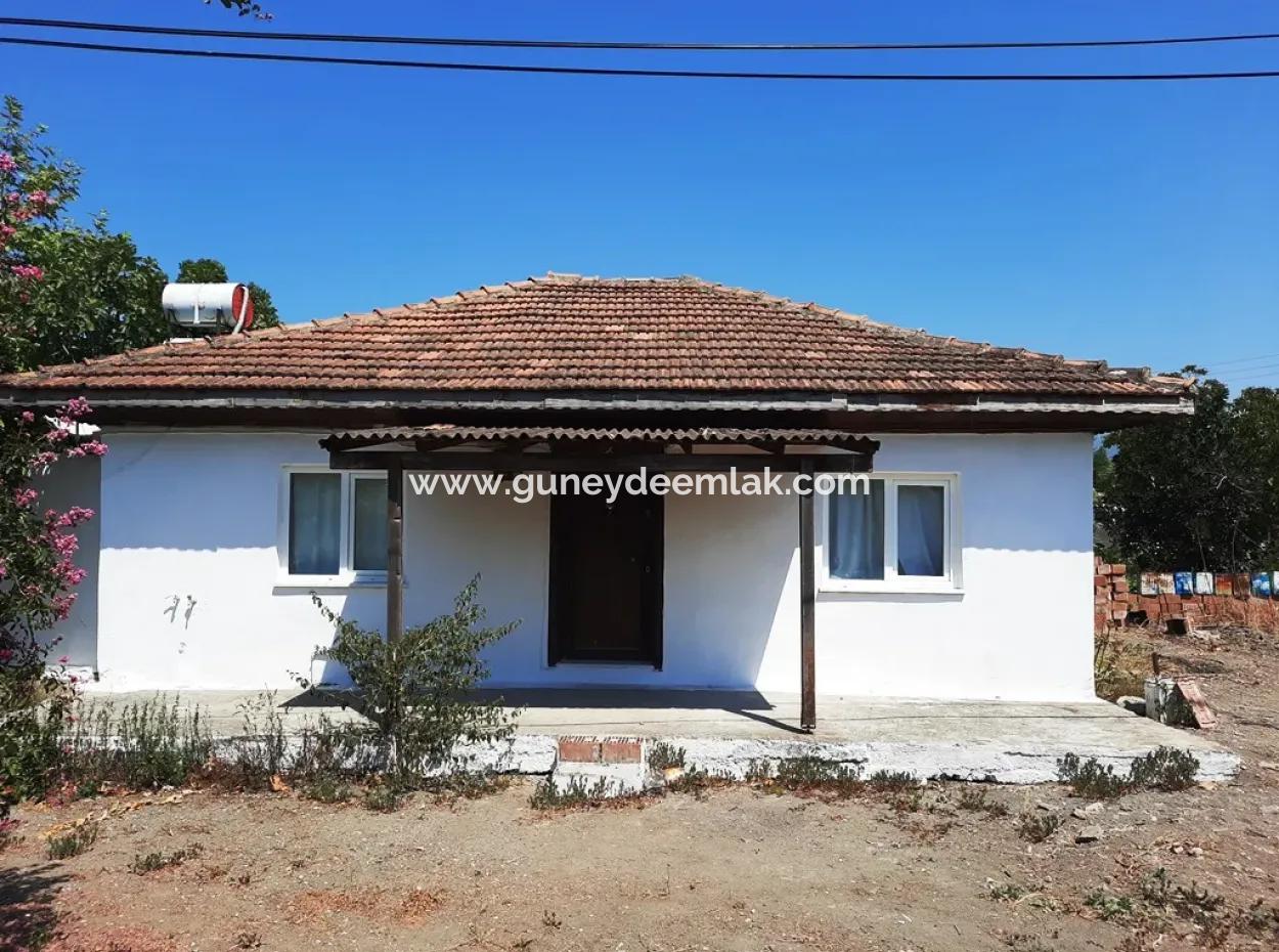 Dorfhaus Mit Freistehenden Sachen Zu Vermieten In Köyce'inz Dorf