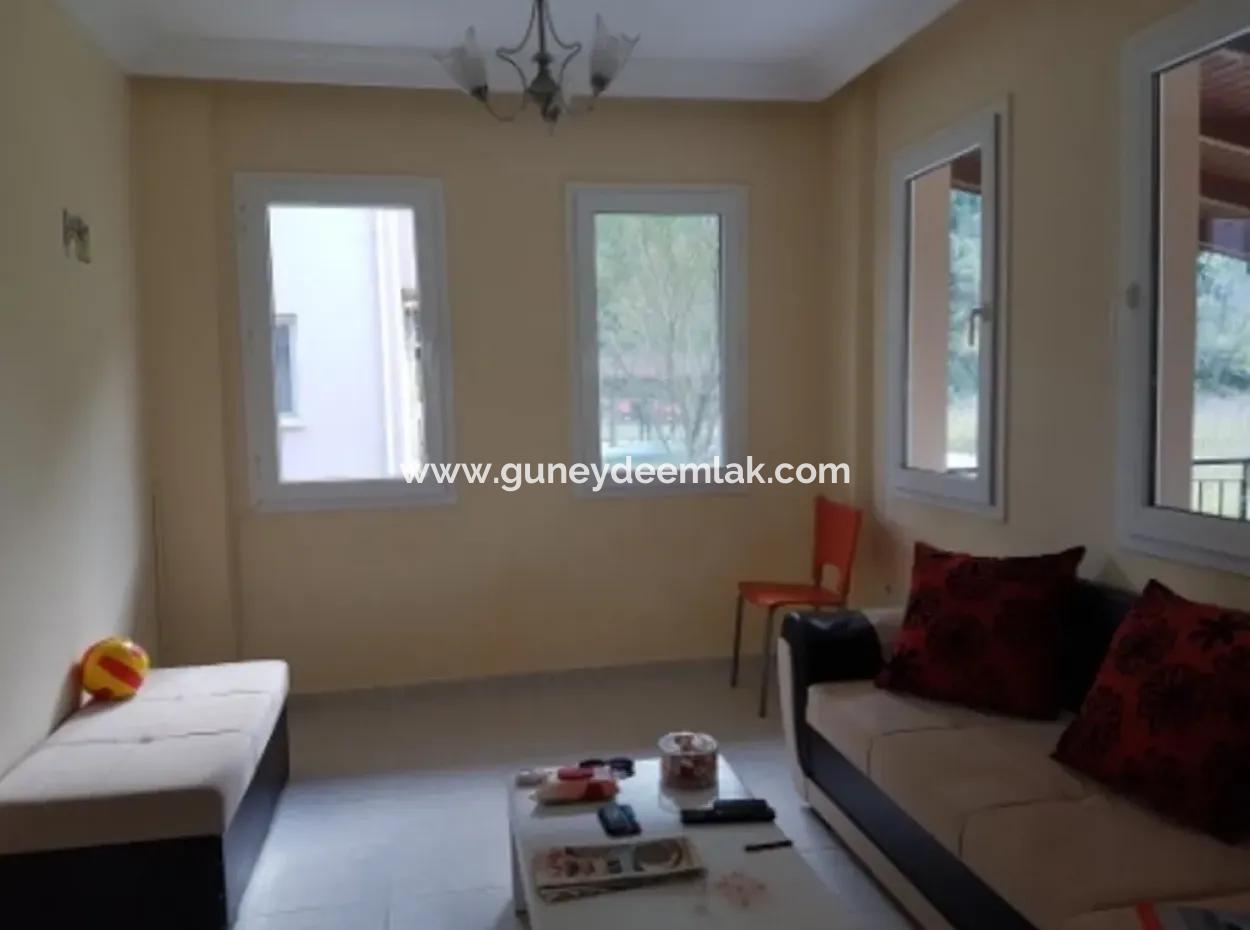 Schnäppchen-Einfamilienhaus-Duplex Zum Verkauf In Archer