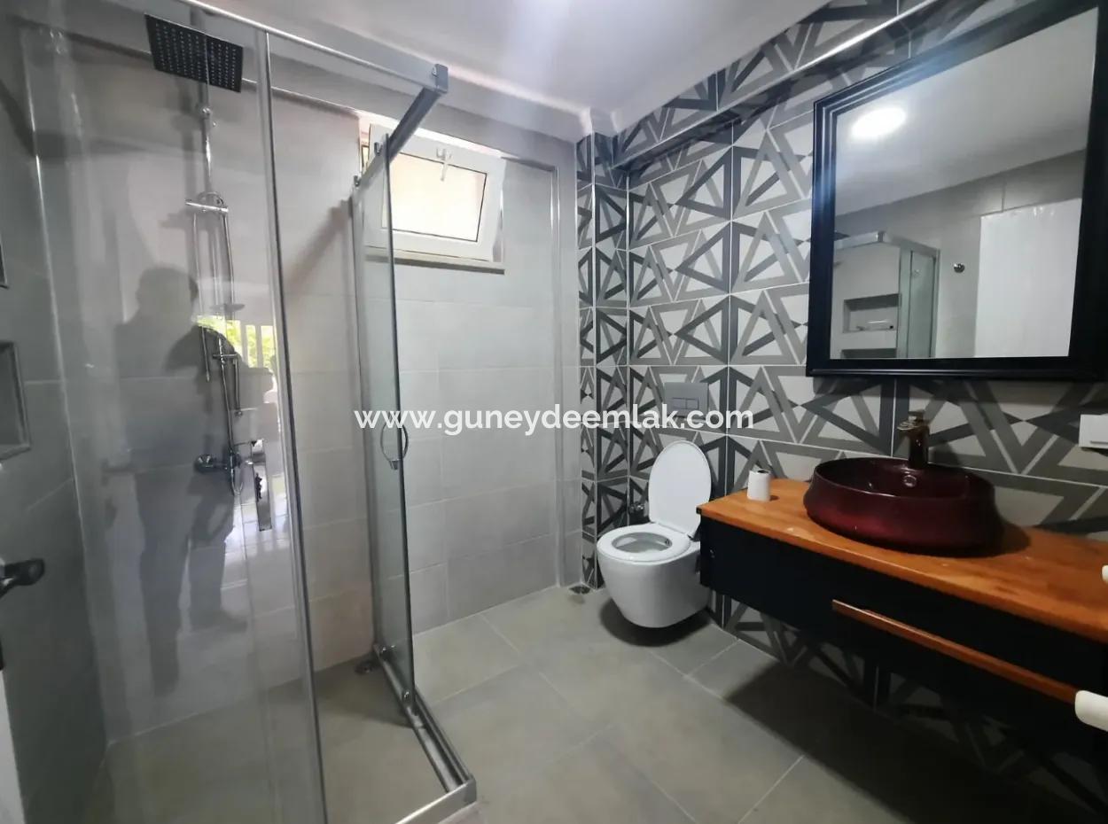 Köyceğizde In Der Nähe Des Sees Mit Schwimmbad 7 1 Freistehendes Triplex Zum Verkauf