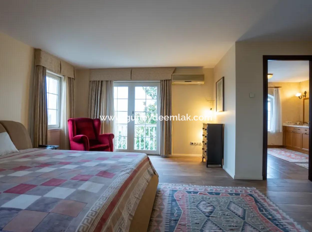 7 In 1 Freistehendes Luxushaus Auf Einem 2300 M2 Großen Grundstück Zum Verkauf In Zekeriyaköy, Istanbul