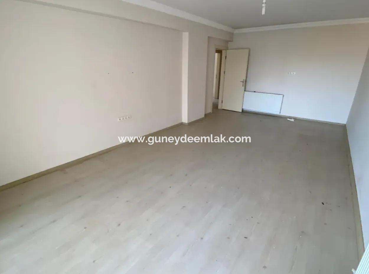 Zu Verkaufen Im Zentrum Von Ortaca 3 1 165M2 Wohnung Mit Heizung.