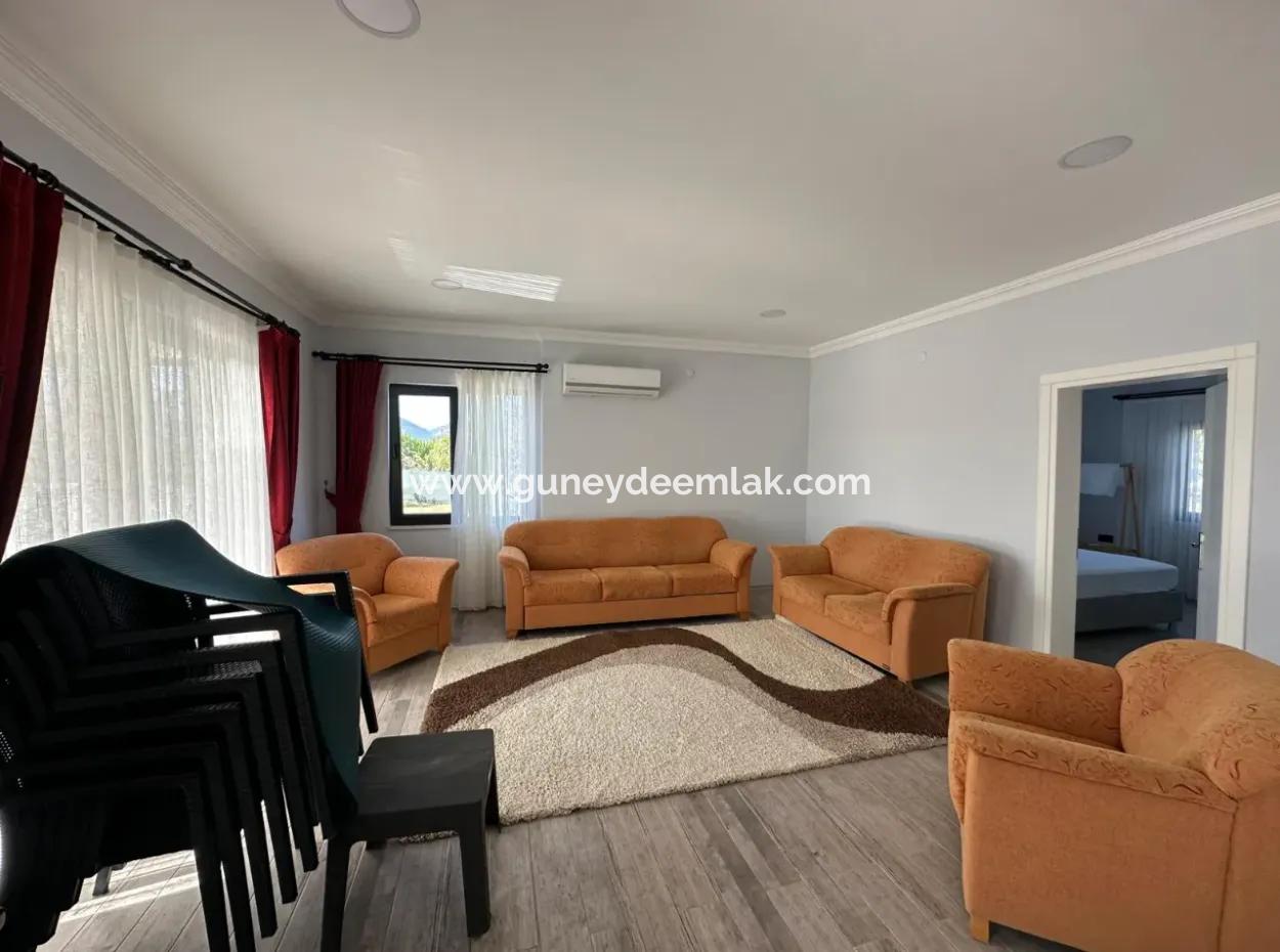 Einstöckiges Haus Mit Freistehendem Pool In Ortacada Zur Langzeitmiete