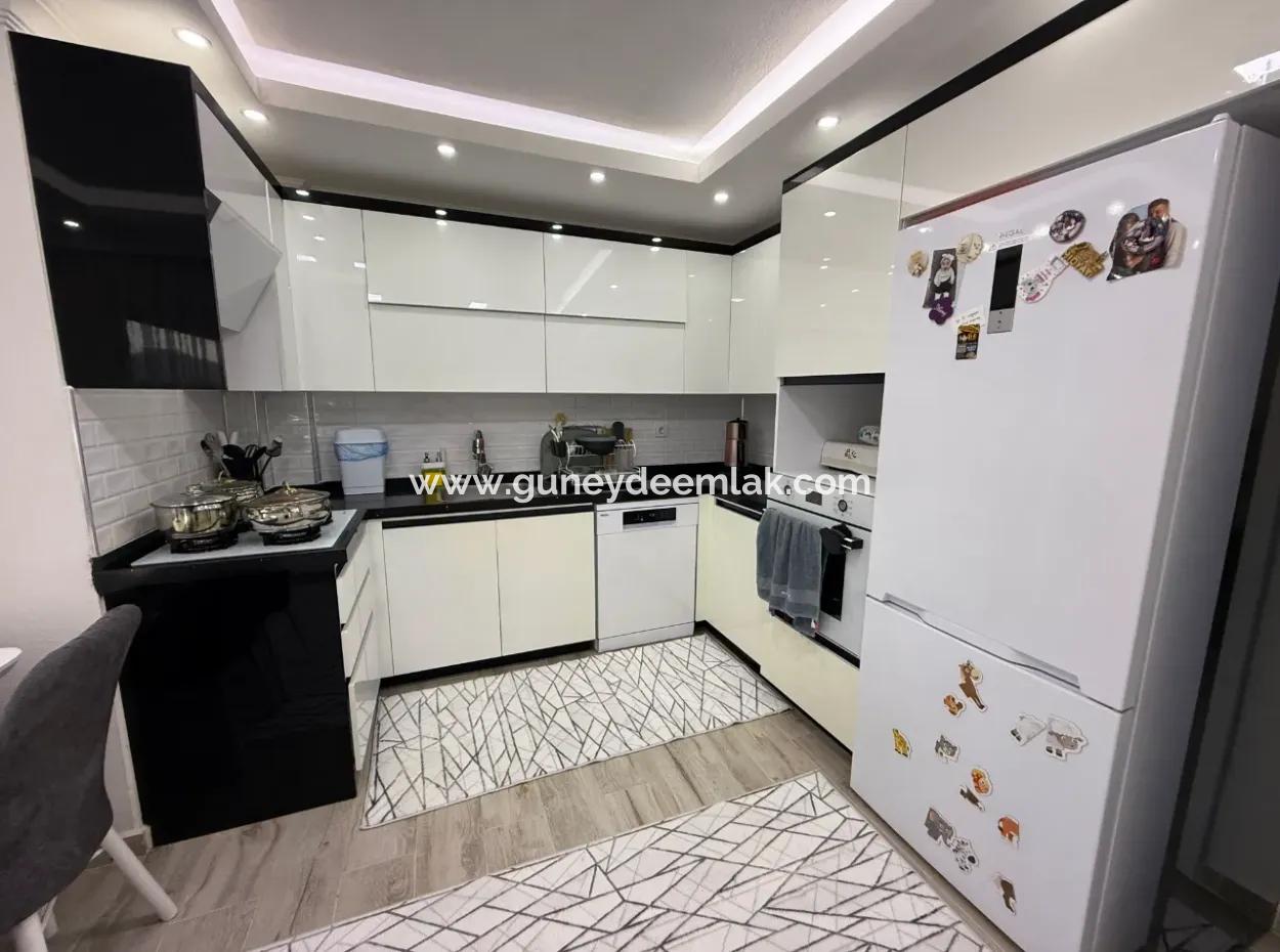 Ein Freistehendes 2,5-Stöckiges Gebäude An Der Dalyan-Straße In Ortacada Steht Zum Verkauf.