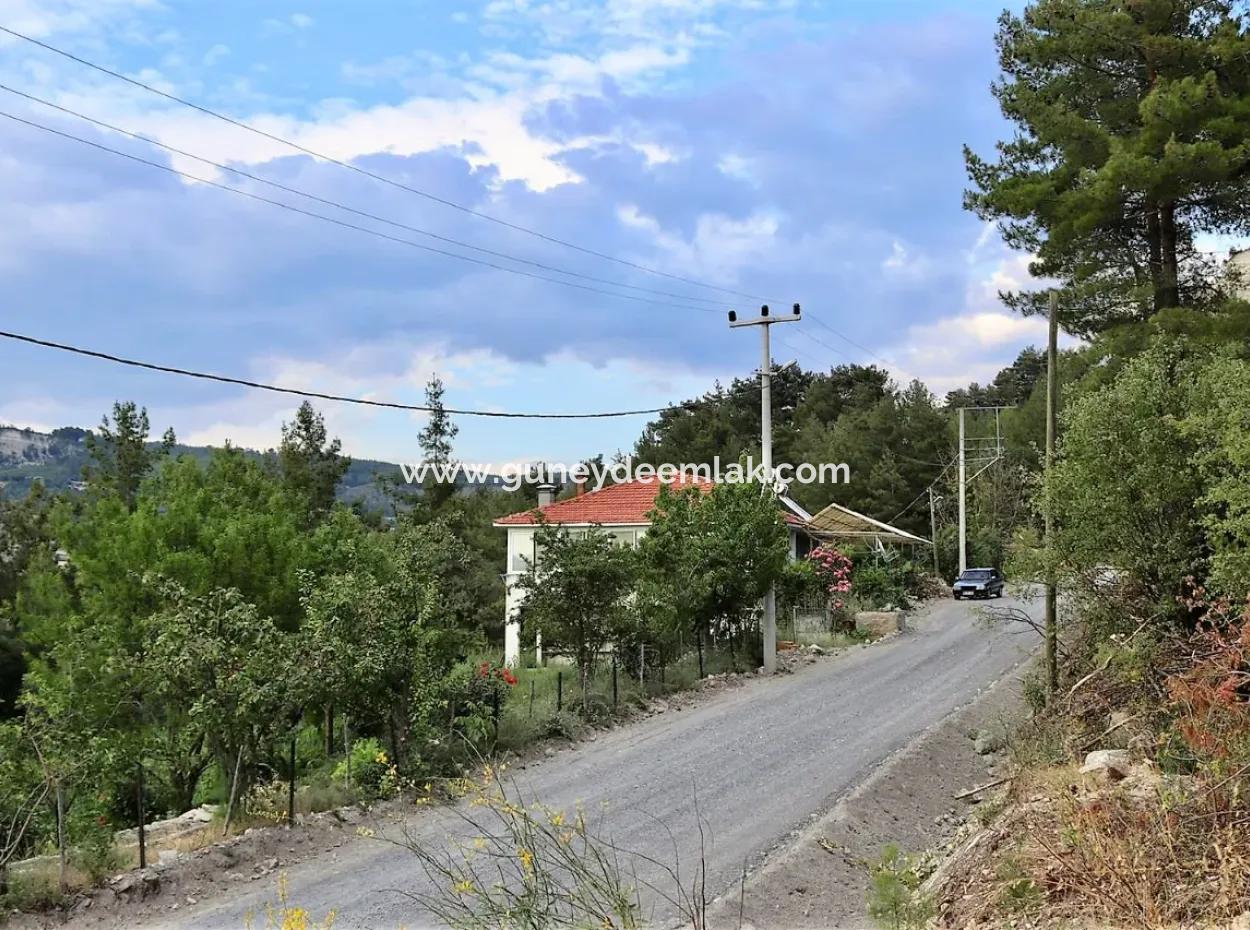 Land With 2 Houses In Denizli Çameli Ericek For Sale