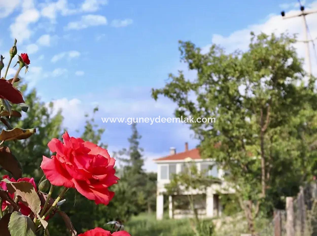Land With 2 Houses In Denizli Çameli Ericek For Sale