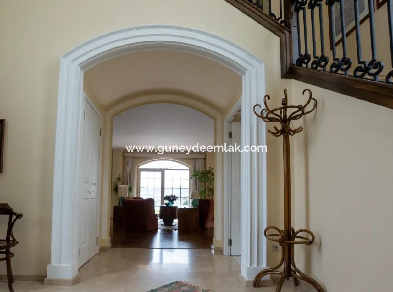 7 In 1 Detached Luxury House On A 2300 M2 Plot For Sale In Zekeriyaköy, Istanbul