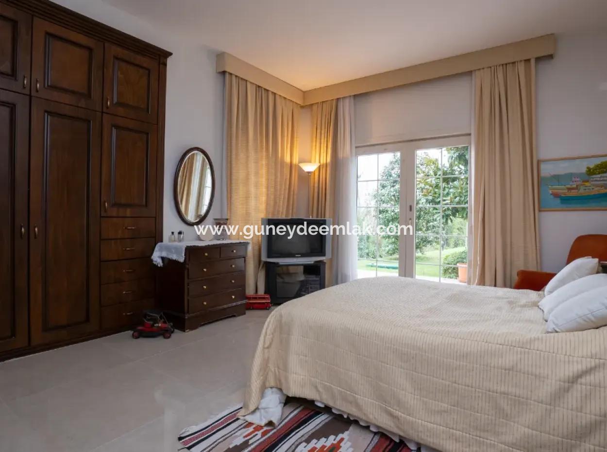 7 In 1 Detached Luxury House On A 2300 M2 Plot For Sale In Zekeriyaköy, Istanbul