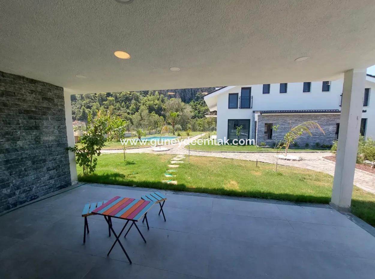 8 Brand New Villas On A 2.600 M2 Detached Plot By The Canal In Muğla Dalyanda For Rent For Tourism Business
