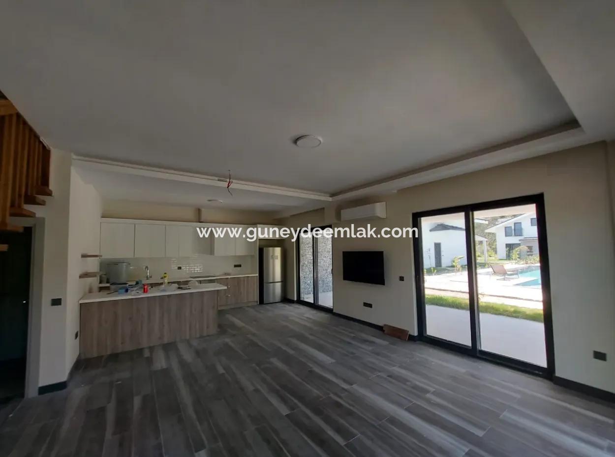 8 Brand New Villas On A 2.600 M2 Detached Plot By The Canal In Muğla Dalyanda For Rent For Tourism Business