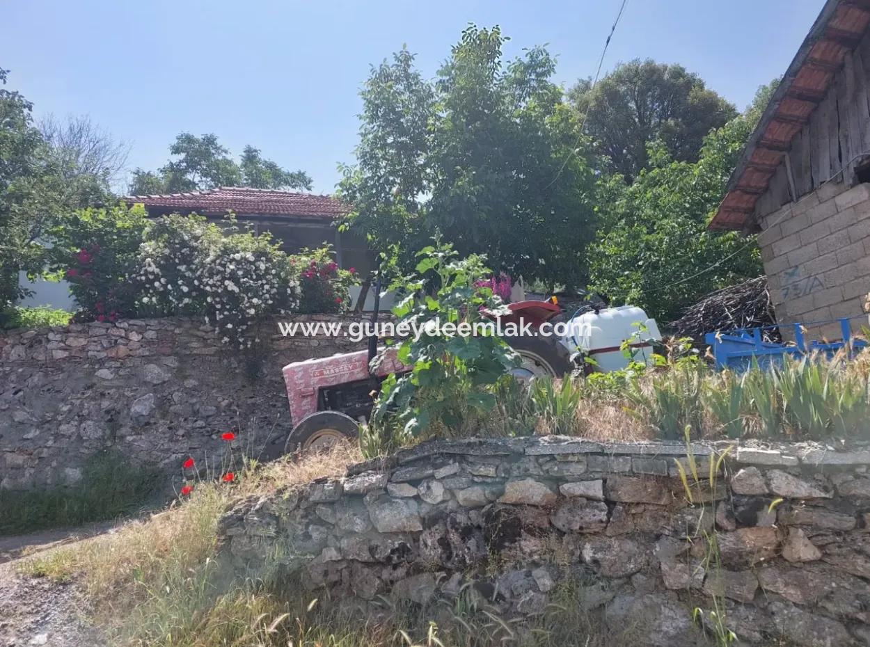 2500 M2 Detached 2 Houses And Barns, Warehouse For Sale In Çameli Kızılyaka