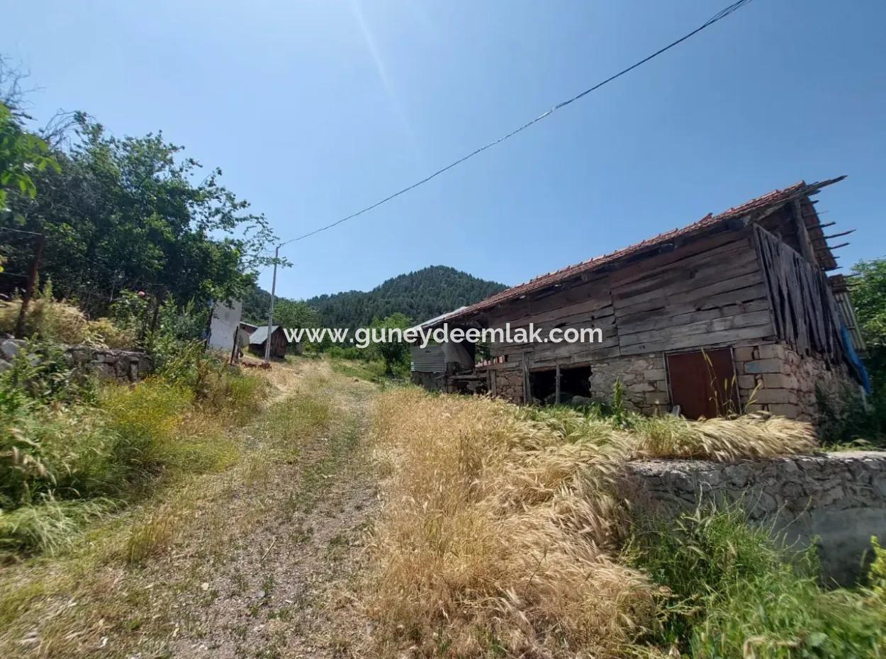 2500 M2 Detached 2 Houses And Barns, Warehouse For Sale In Çameli Kızılyaka