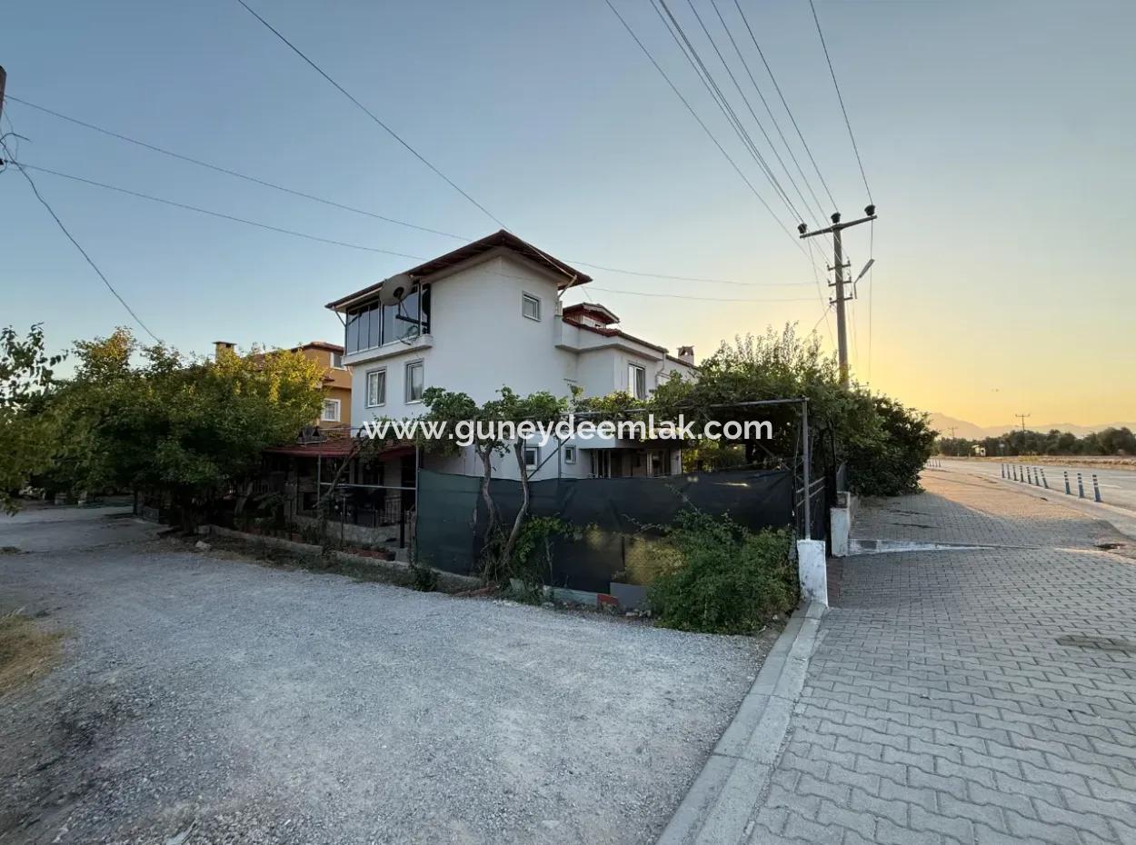 A Detached 2.5-Storey Building On The Dalyan Road In Ortacada Is For Sale.