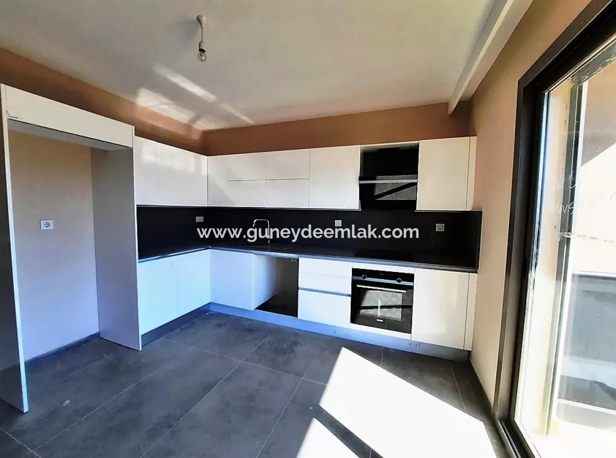 Marmaris Merkezde Ortak Yüzme Havuzlu 3+1 Sıfır Dubleks Satılık