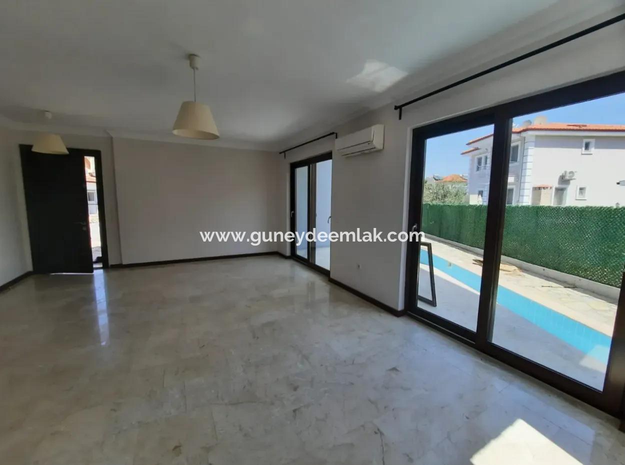 Muğla Ortaca Dalyanda Yüzme Havuzlu 3 Tripleks Villa Komple Satılık