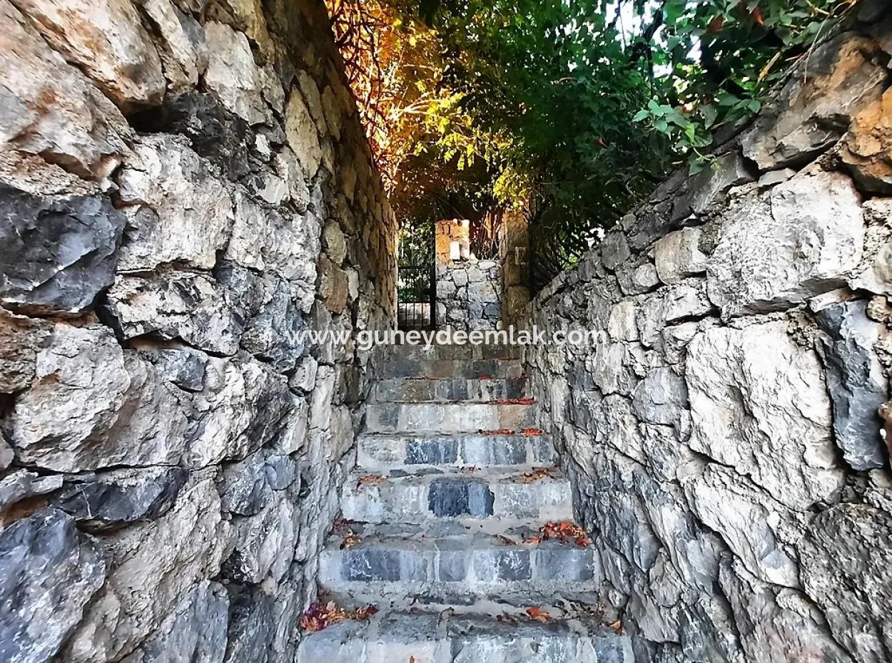 Dalaman Gürköyde Satılık Ful Doğa Manzaralı Yüzme Havuzlu Müstakil Villa