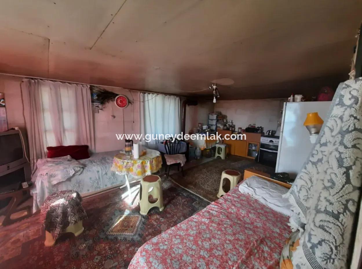 Göcek Gökçeovacıkta Deniz Manzaralı 11,650M2 Müstakil Arazi Ve 1+1 Ev Satılık