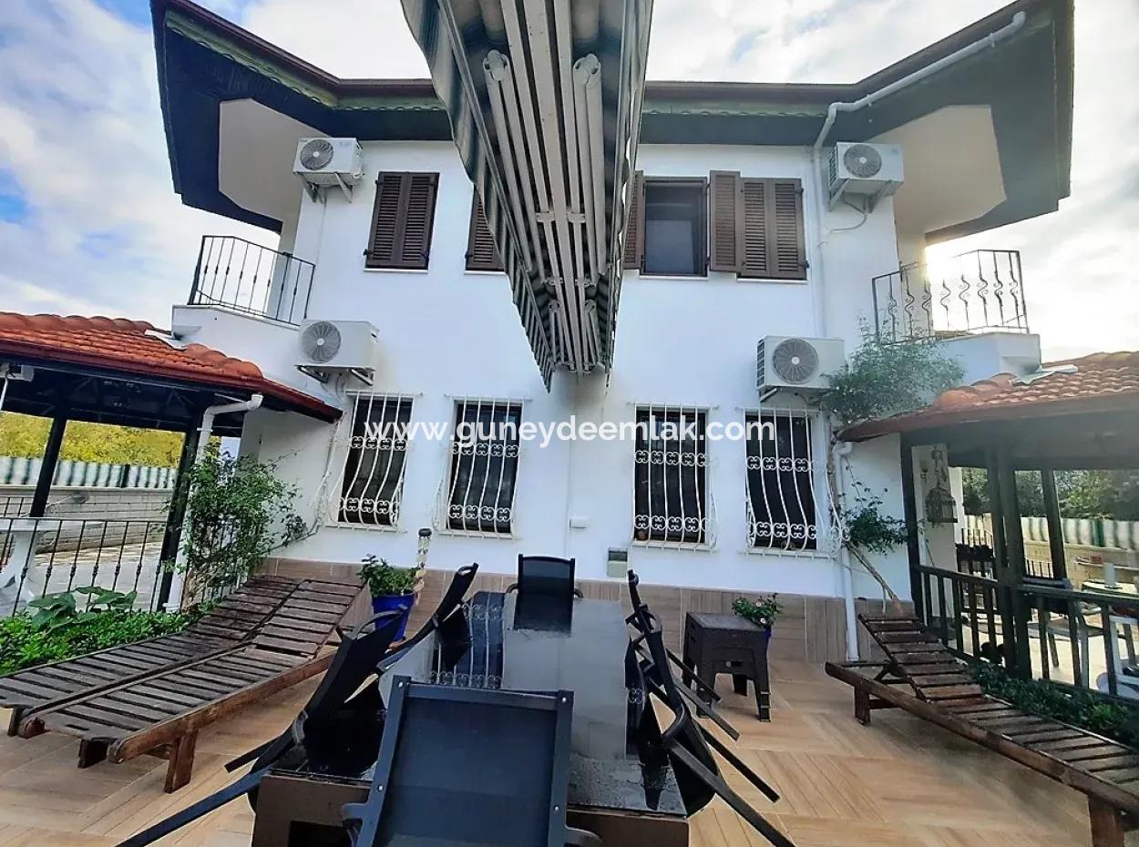 Muğla Dalyanda 845 M2 Arsada 6+2 Yüzme Havuzlu 2 Villa Satılık