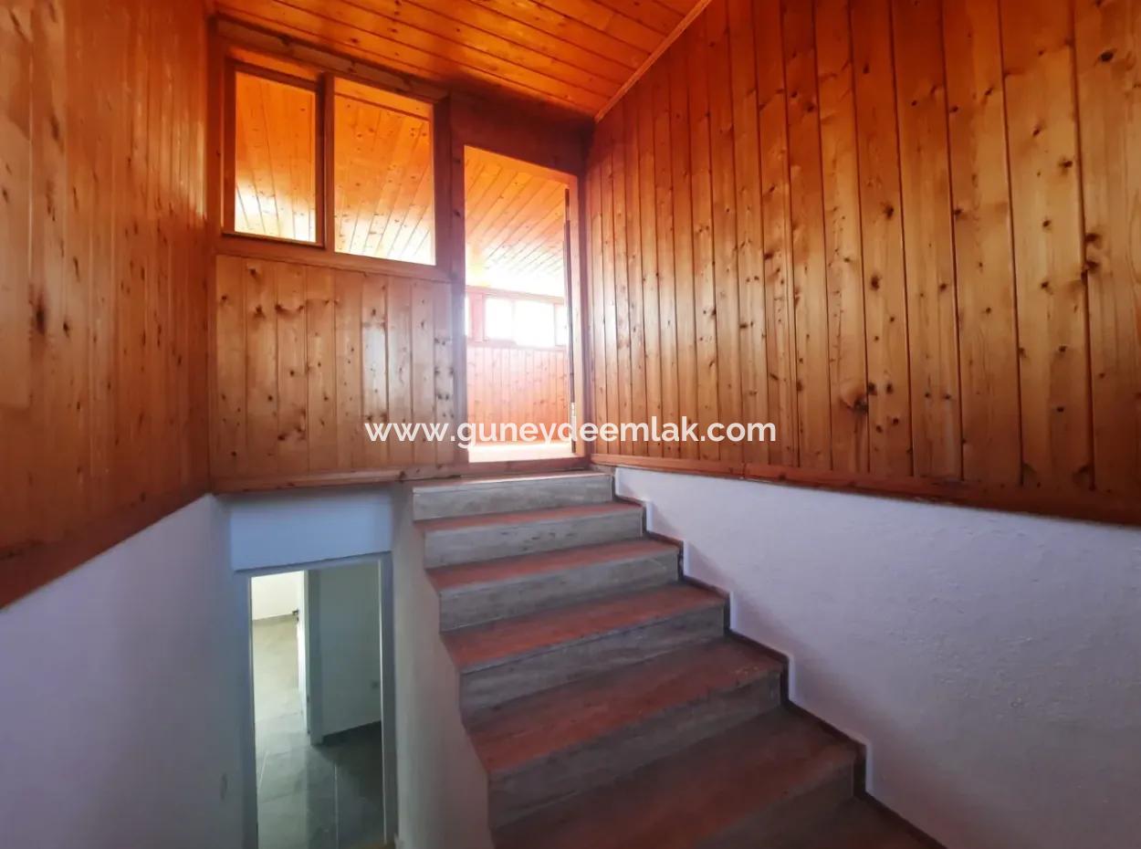 Köyceğizde Göle Yakın Yüzme Havuzlu, Eşyalı, 7+1 Müstakil Tripleks Mayısa Kadar  Kiralık