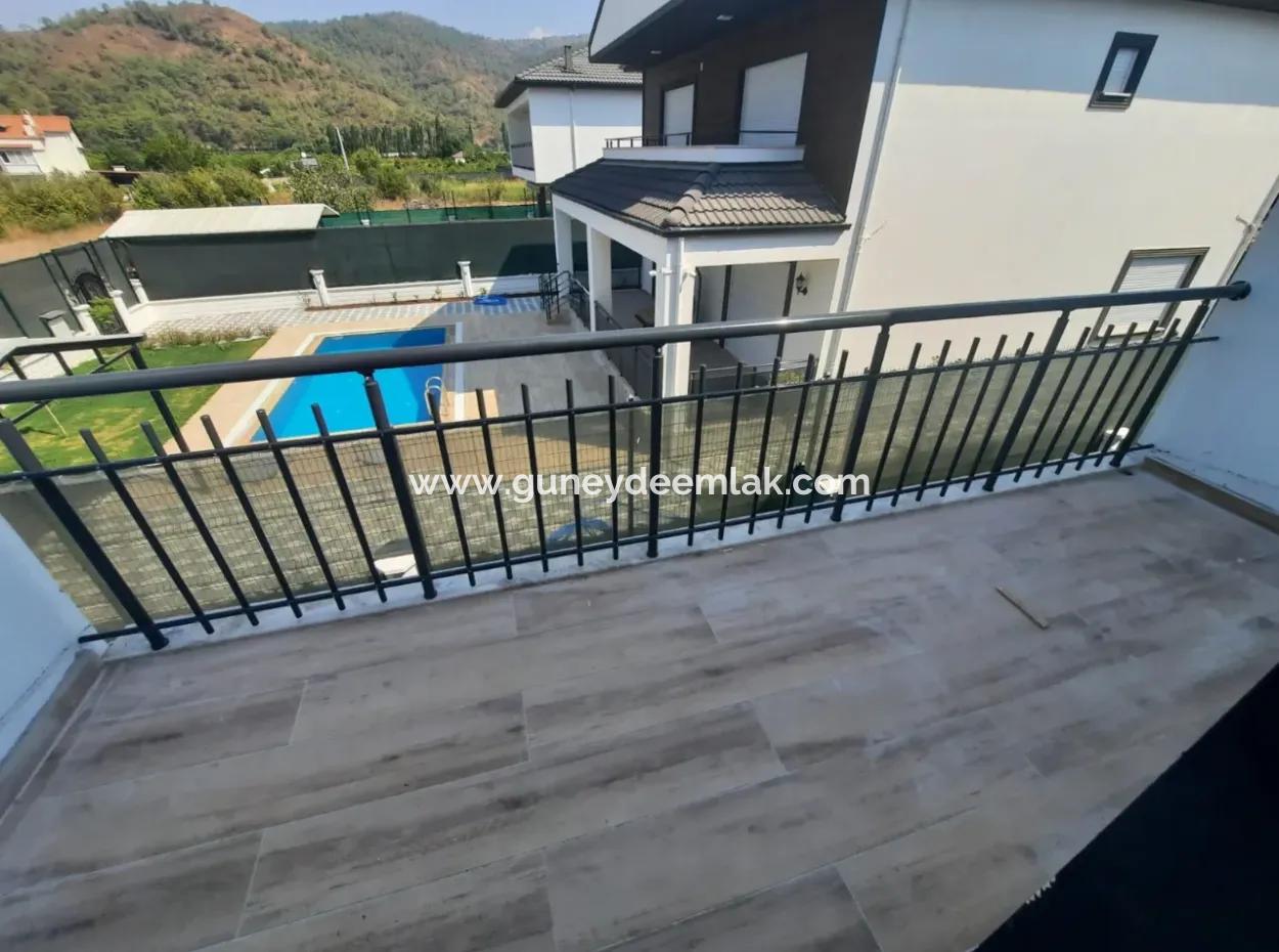 Ortaca Çaylıda 290 M2 Arsada Yüzme Havuzlu, Eşyalı, 4+1 Sıfır Dubleks Satılık