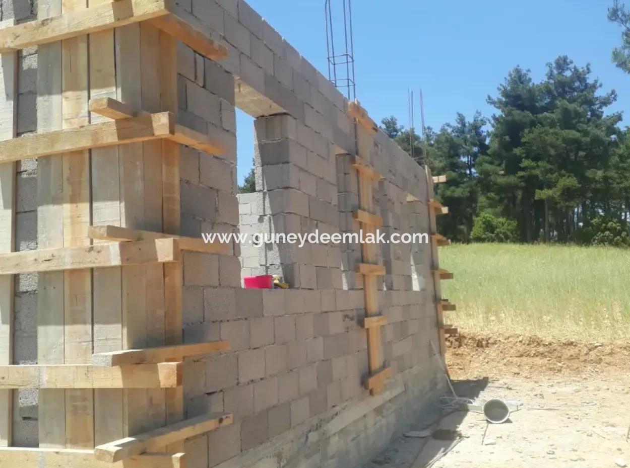 Denizli Acıpayam Örende  % 20/40 İmarlı İçinde Kaba İnşaat Olan 773 M2 Müstakil Arsa Satılık