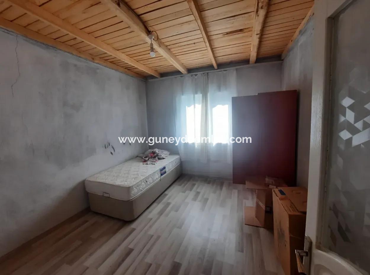 Çameli Kızılyaka Da 5 000 M2 Arazide 2+1 Müstakil Ev, Ve Ahır Kiralık