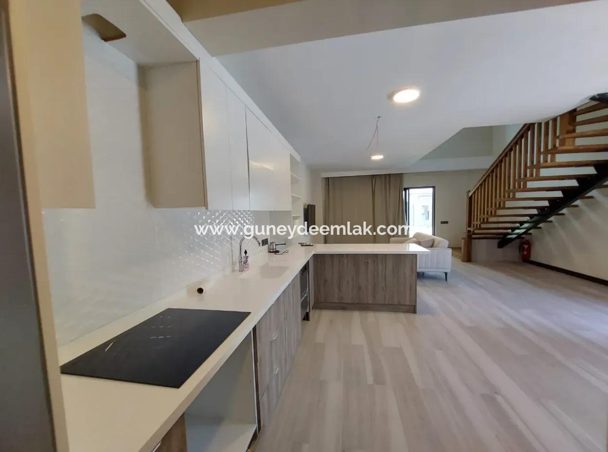 Muğla Dalyanda Kanala Sıfır 2.600 M2 Müstakil Arsada 8 Adet Sıfır Villa Turizm İşletme İçin Kiralık