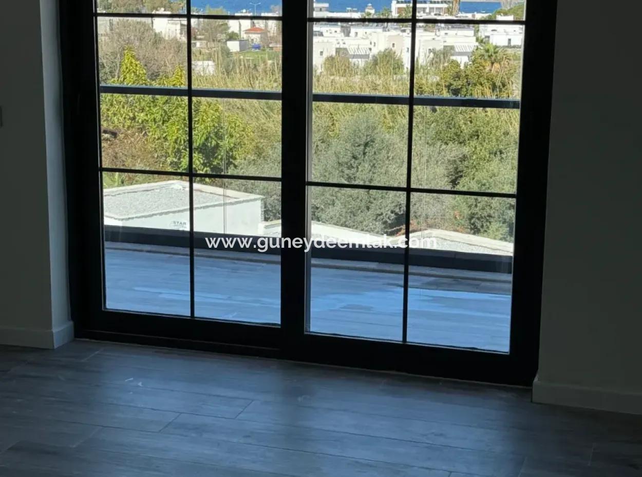 Muğla Bodrum Gündoğanda Deniz Manzaralı 4+1 Sıfır Dubleks Satılık