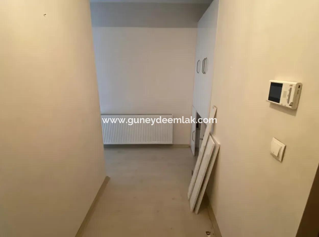 Ortaca Merkezde Satılık 3+1 165M2 Kaloriferli Daire.