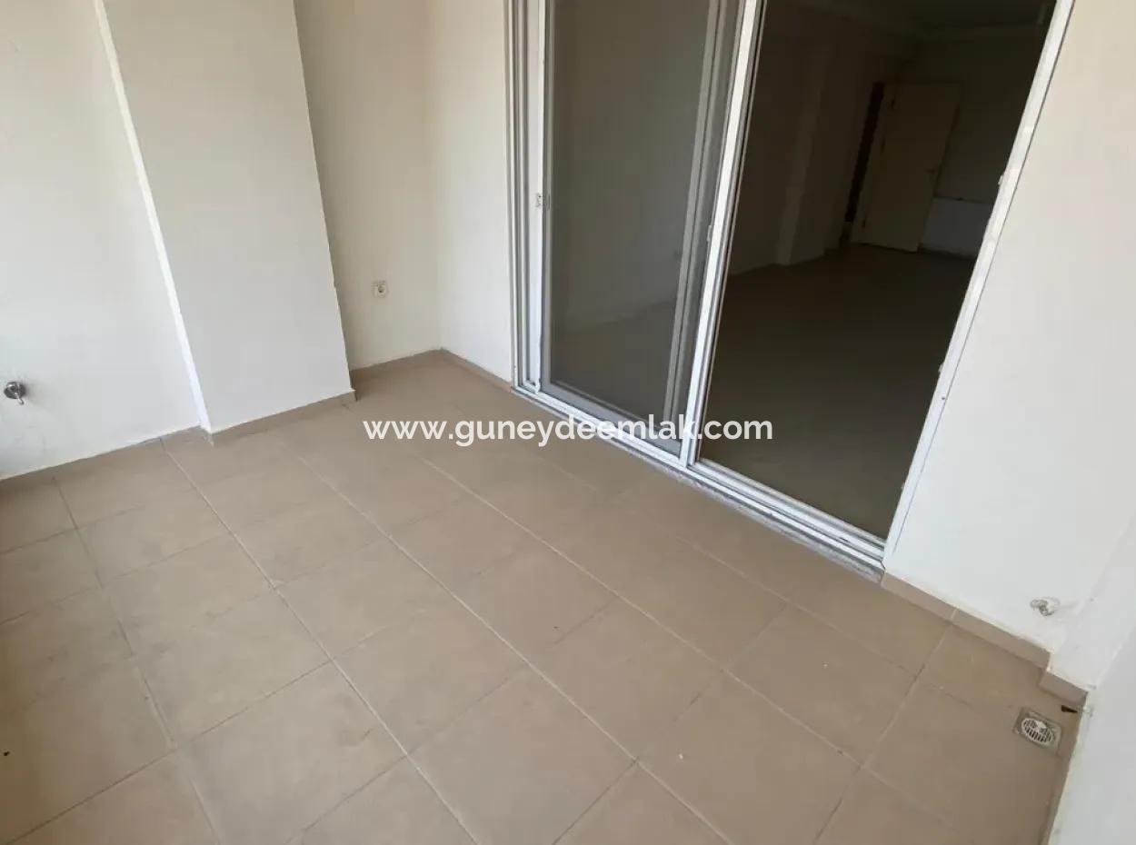 Ortaca Merkezde Satılık 3+1 165M2 Kaloriferli Daire.