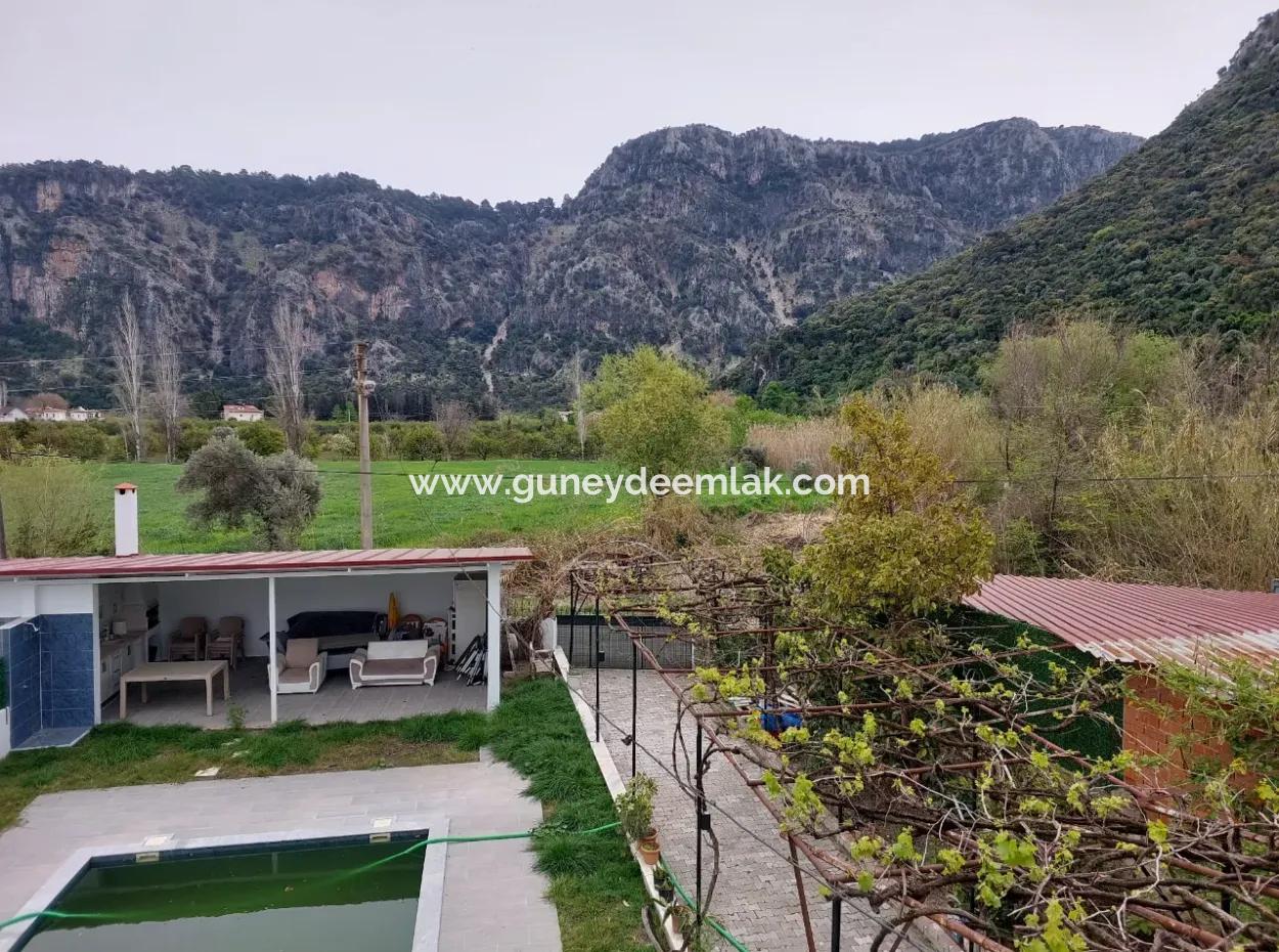 Ortaca Marmarlıda Eşyasız 160 M2, 2+1 Giriş Kat Daire Kiralık.