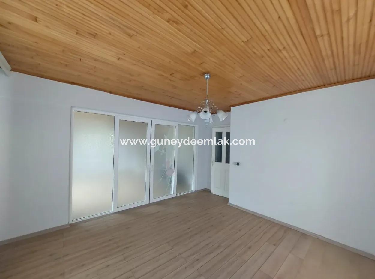 Ortaca Marmarlıda Eşyasız 160 M2, 2+1 Giriş Kat Daire Kiralık.