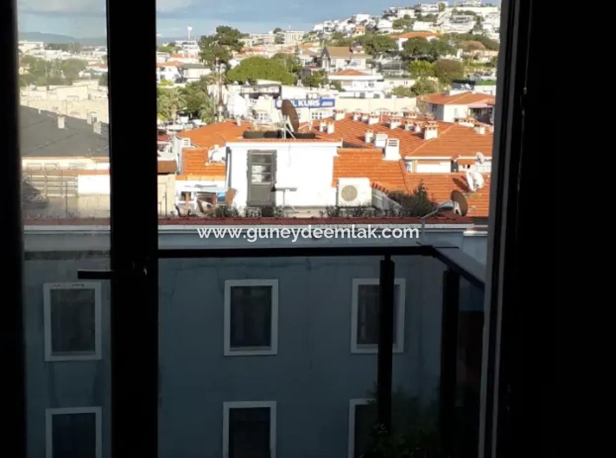 İzmir Çeşme Sakaryada  2+1 Satılık Veya Takas Daire.