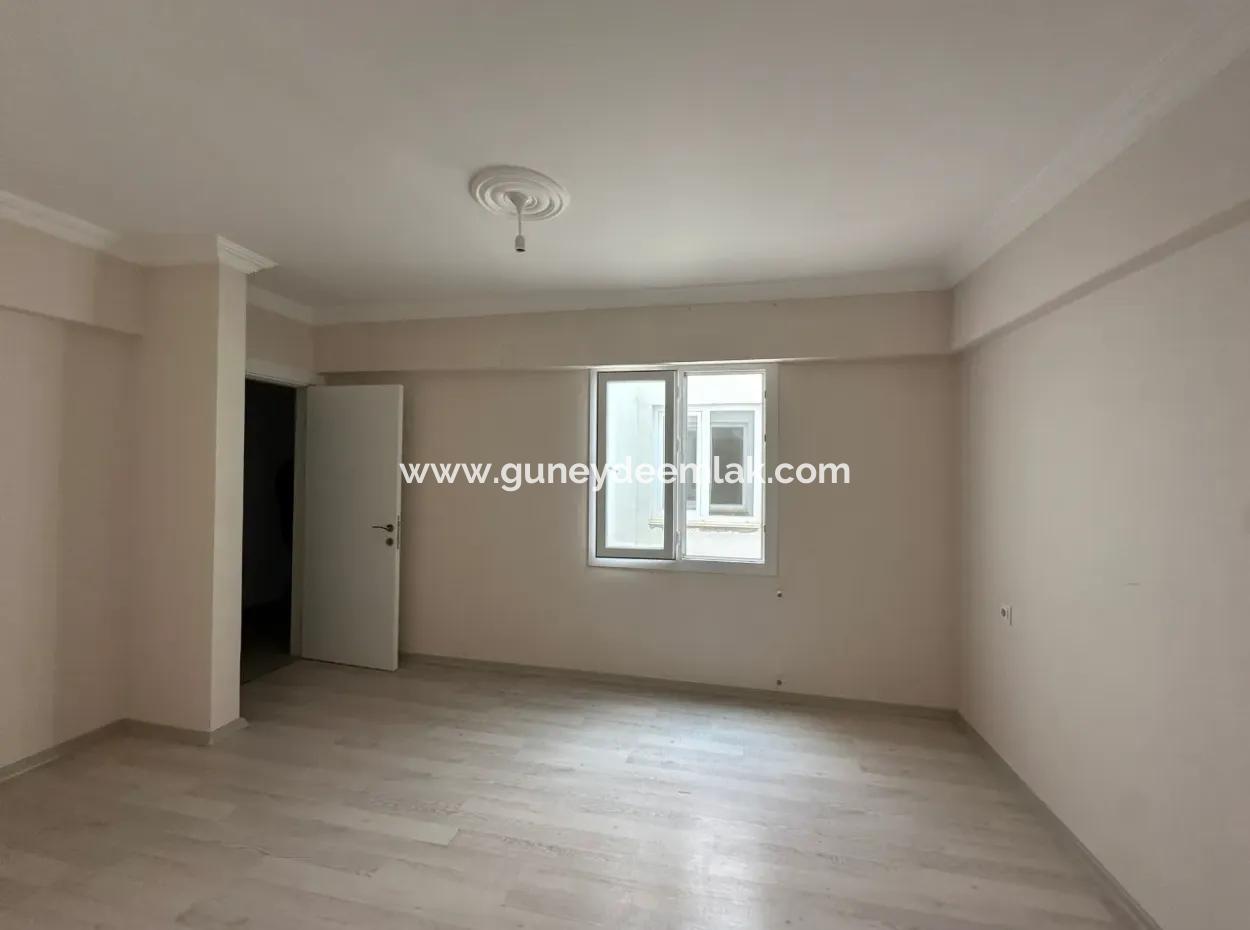 Ortaca Merkezde 3+1 110 M2 Daire Satılık.