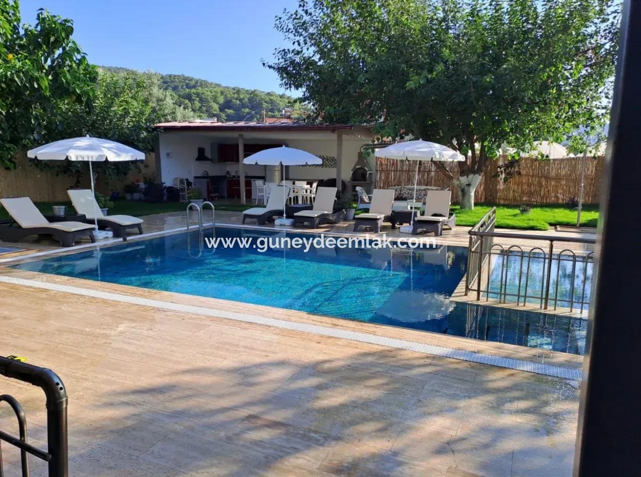 Ortaca Ekşiliyurt Yüzme Havuzlu 700 M2 Arsada 2+1 Eşyalı Daire Kiralık