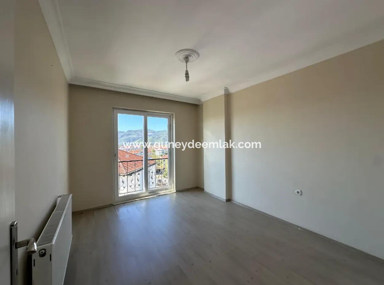 Ortaca Da 3+1 Kaloriferli Büyük Daire Satılık