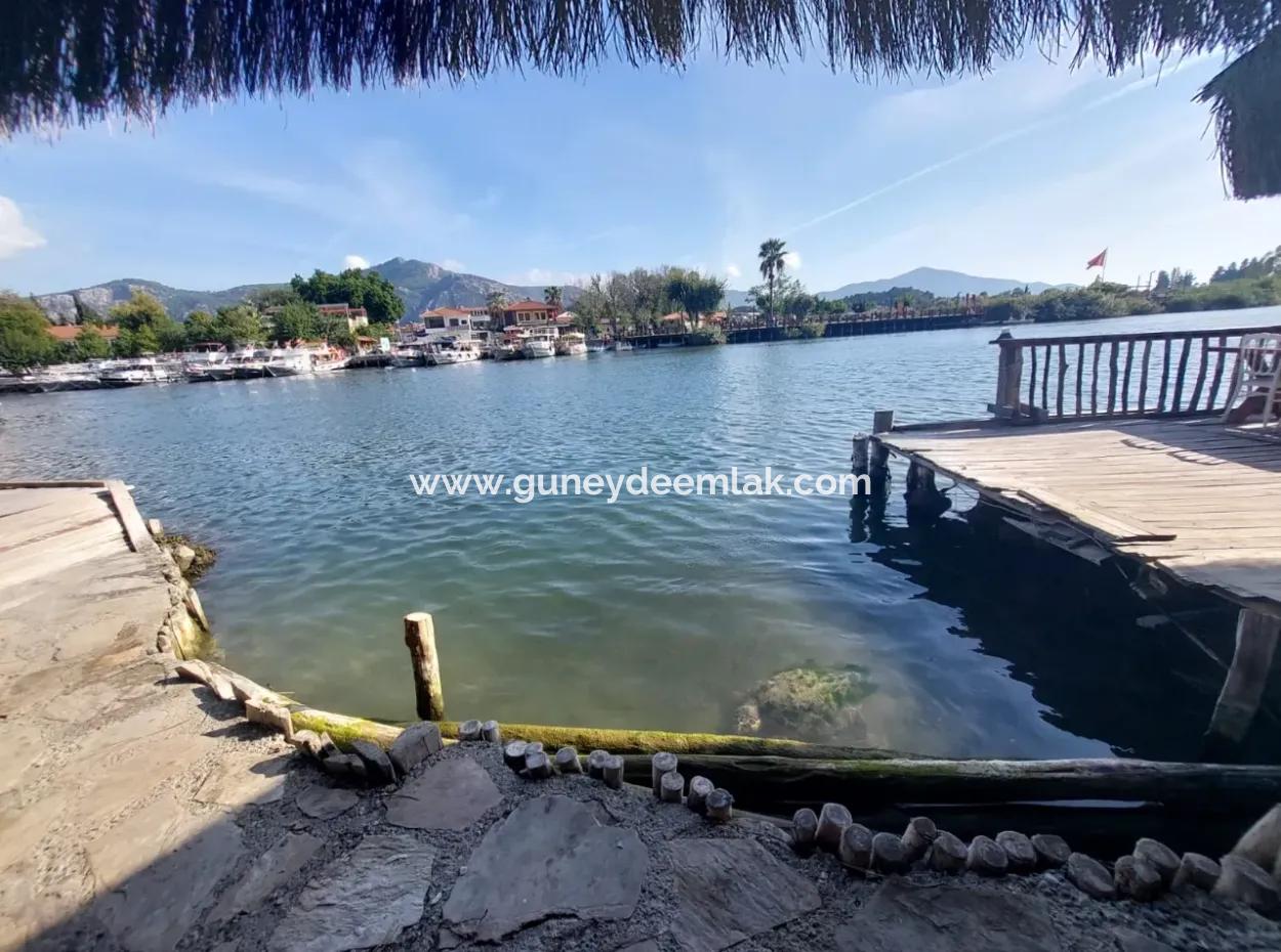 Köyceğiz Çandır Dalyan Kanalına Sıfır 865 M2 Ev Ve Restaurant  Satılık