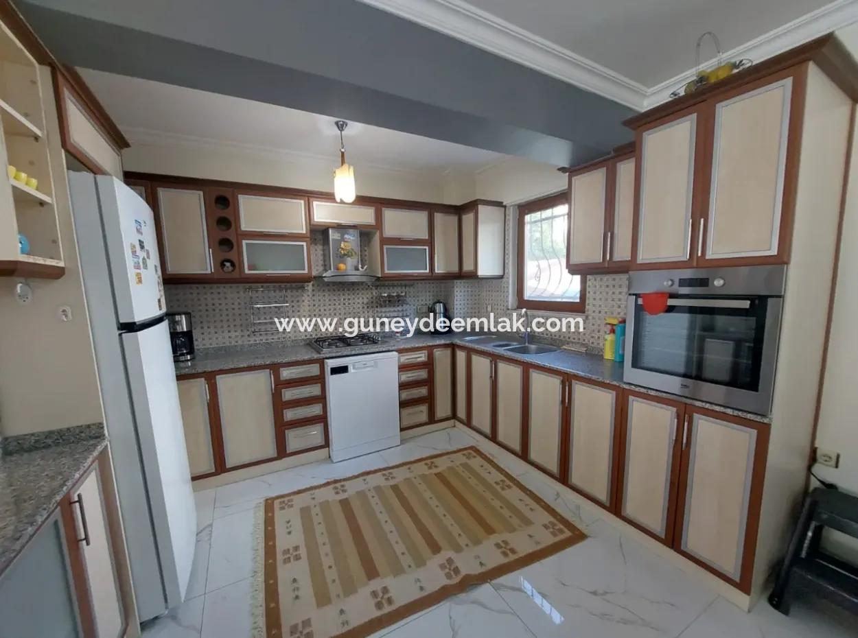 Dalyan Merkezde 5+1 Satılık Triplex Villa