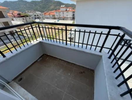 Ortacada Merkeze Yakın 1+1 Havuzlu Sitede Daire Satılık.