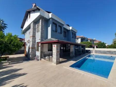 Dalyan Merkezde 5+1 Satılık Triplex Villa