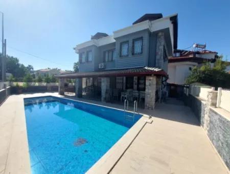 Dalyan Merkezde 5+1 Satılık Triplex Villa